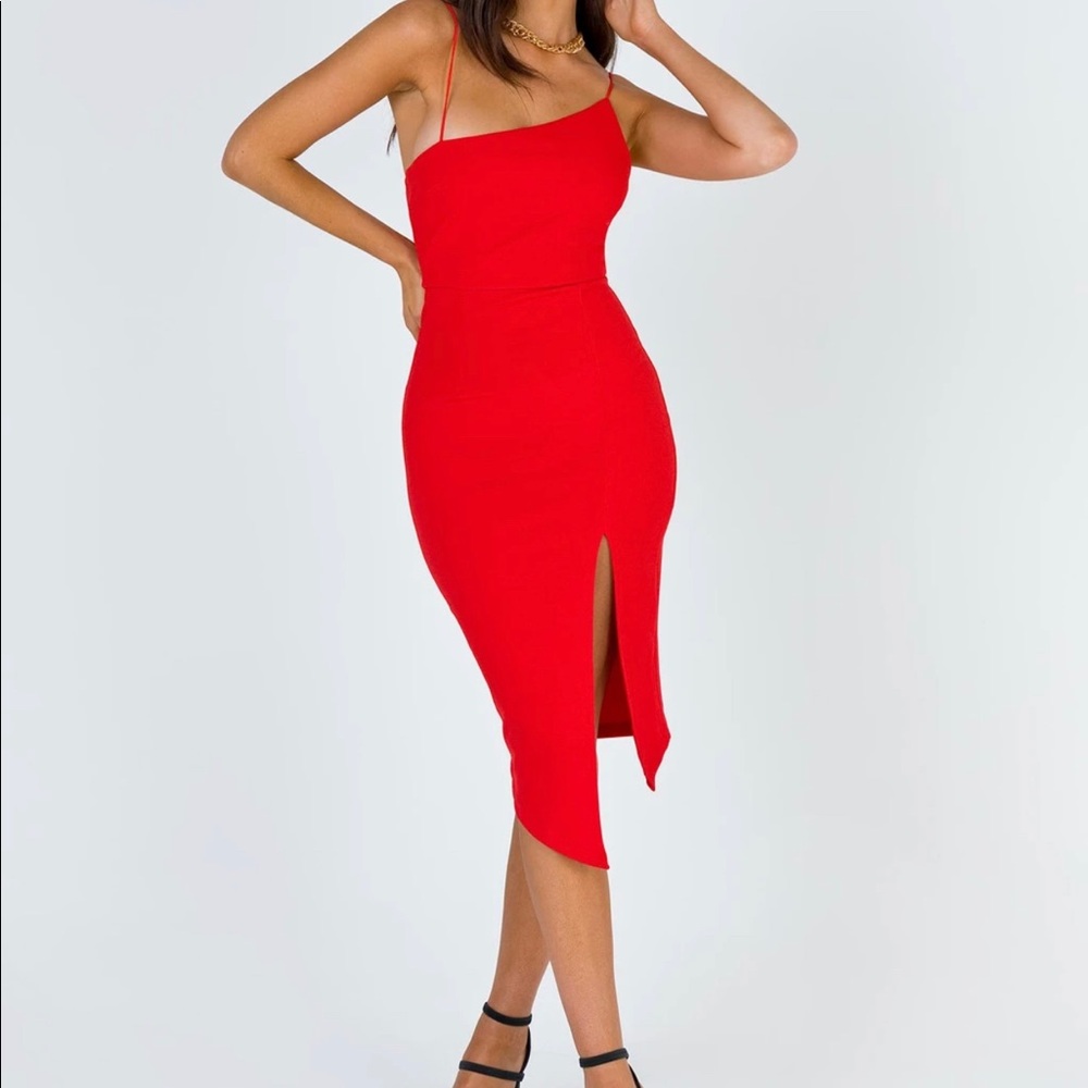 Red body con dress with slit